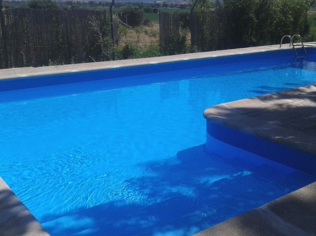  Grande piscina sul la proprietà 
